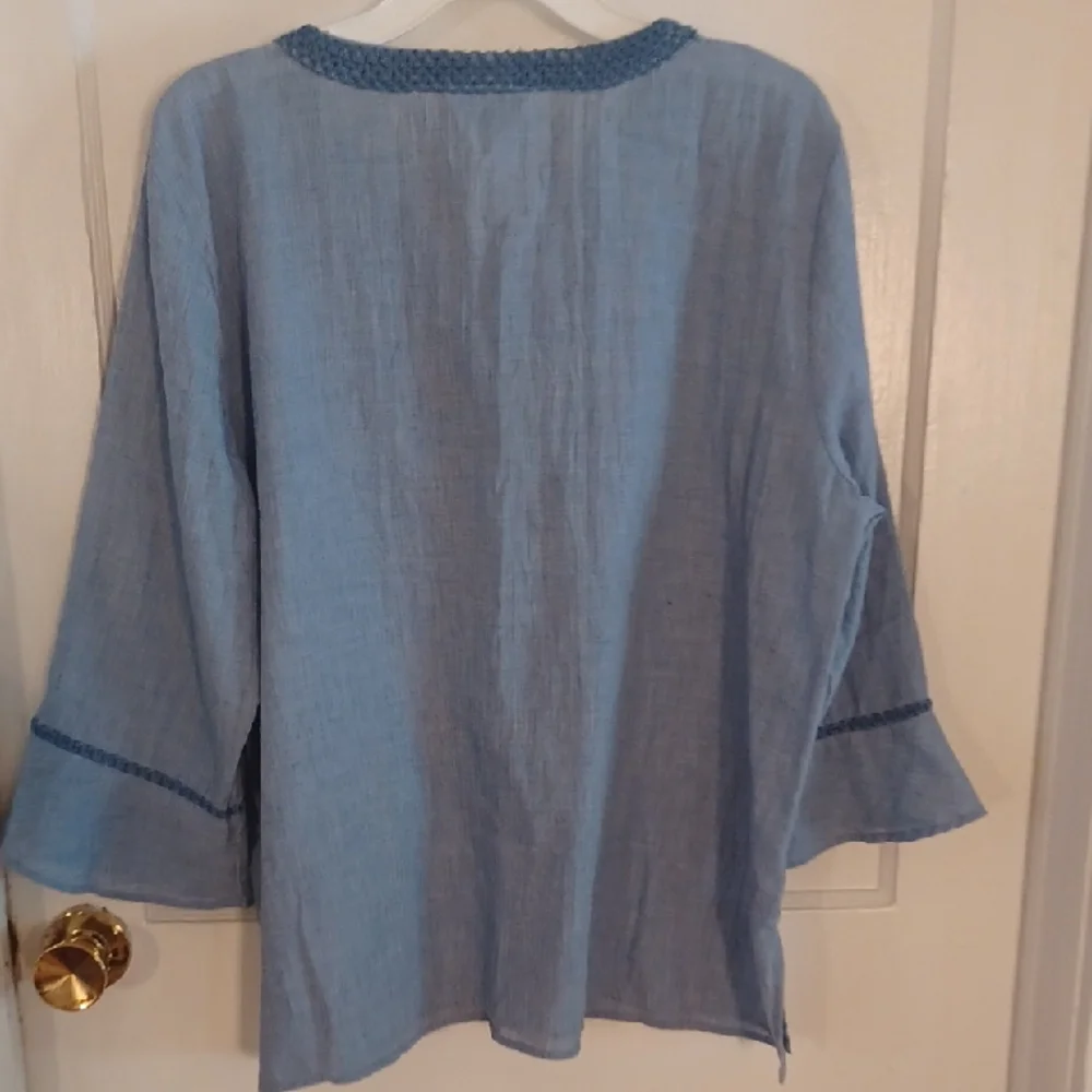 Alfred Dunner Blue Embellished Bell Sleeve Tunic Tip Size Large - Picture 5 of 5
